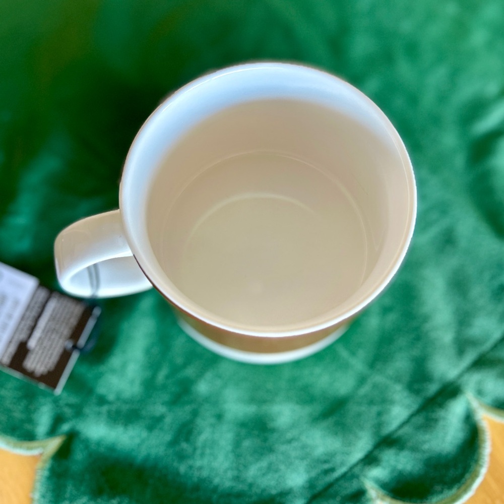 16 oz Pantone Mug by Copenhagen Design in swatch #2322 - Picture 3 of 7